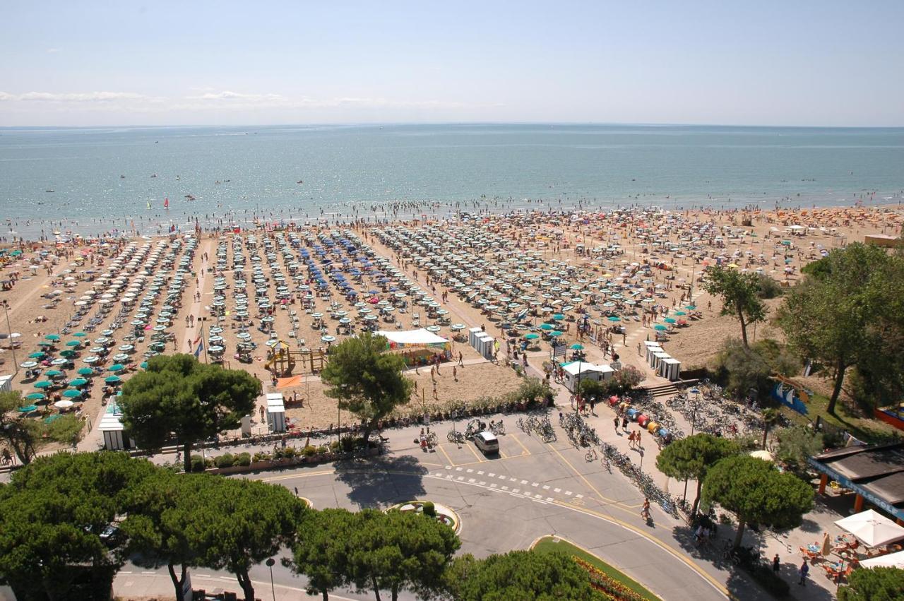 Appartamenti Vacanza Albatros Lignano Sabbiadoro Extérieur photo