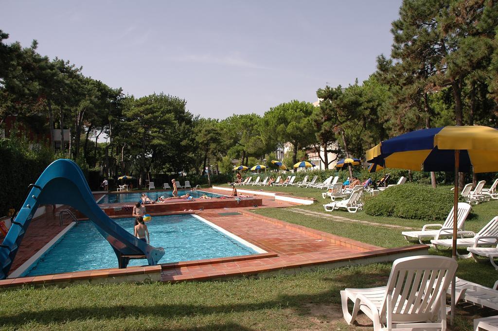 Appartamenti Vacanza Albatros Lignano Sabbiadoro Extérieur photo